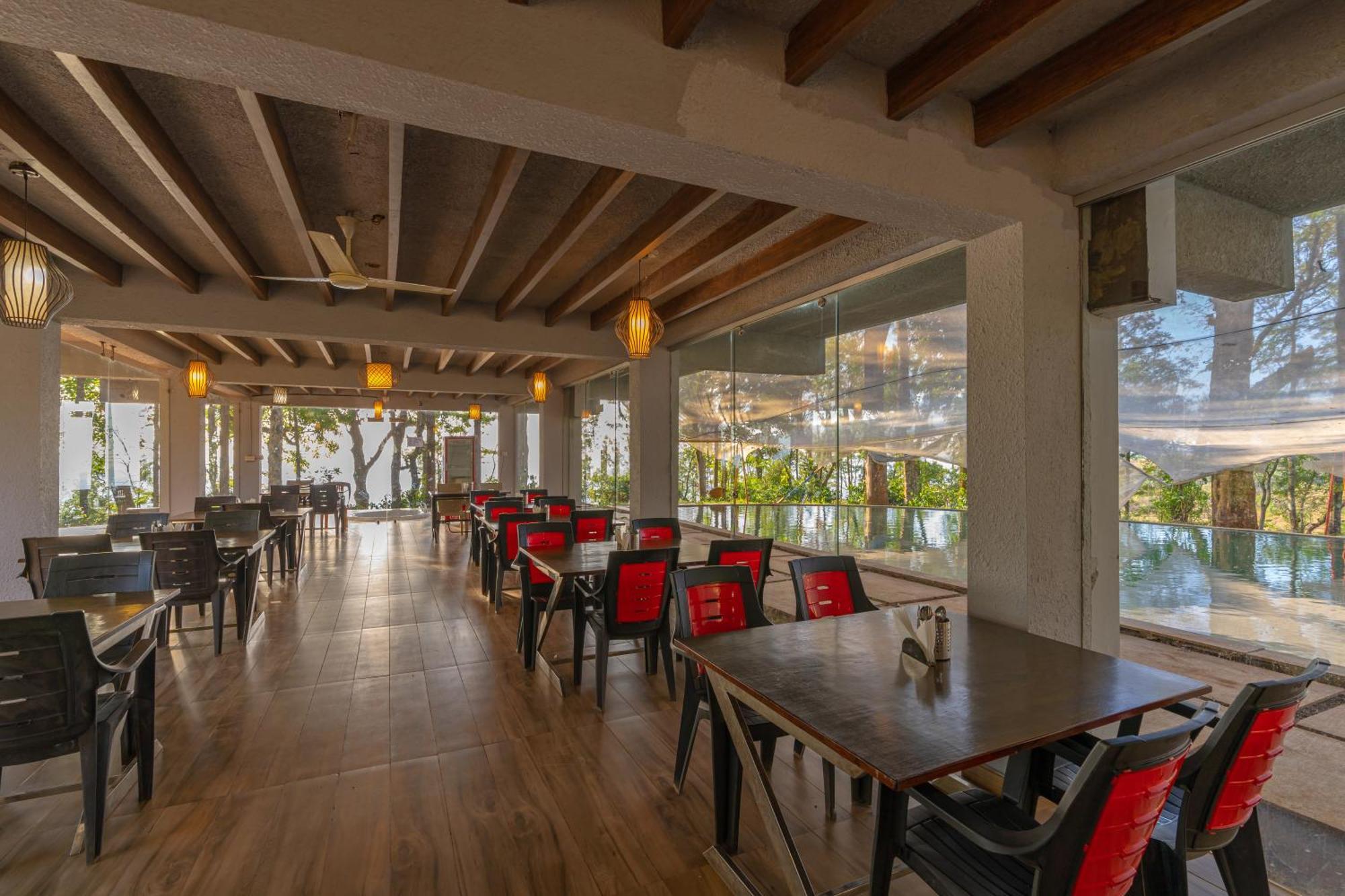 Q Swarga Retreat Hotel Attigundi Exterior photo