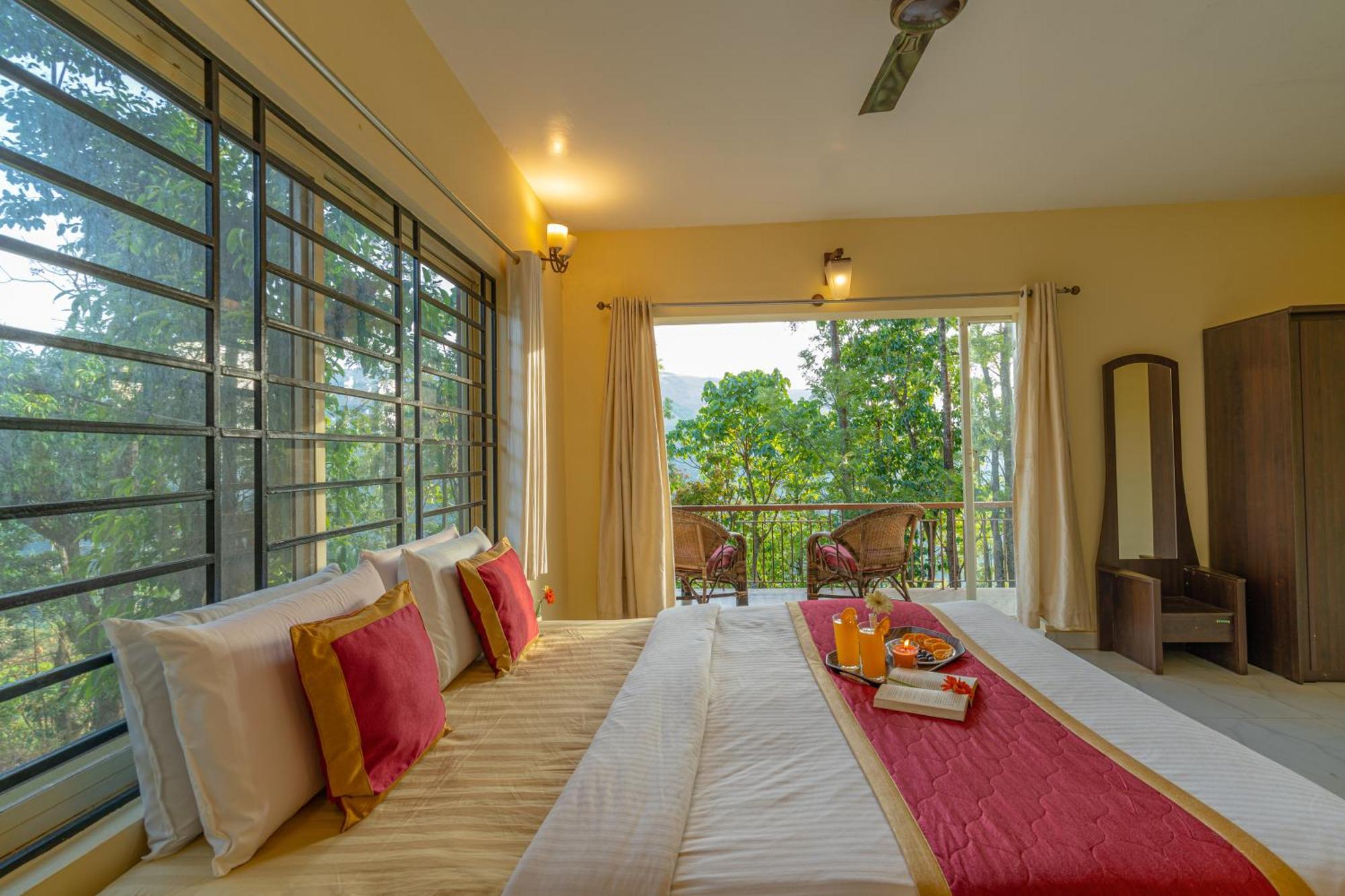 Q Swarga Retreat Hotel Attigundi Exterior photo