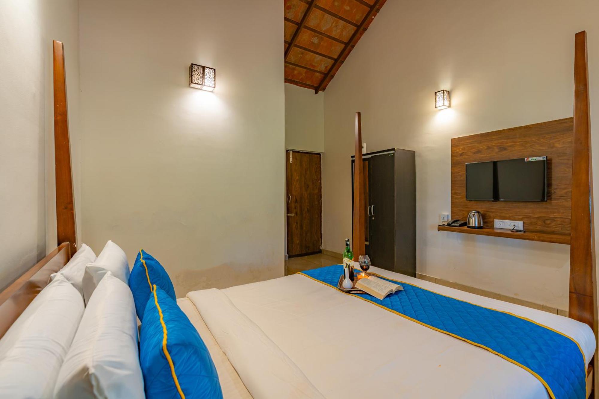 Q Swarga Retreat Hotel Attigundi Exterior photo